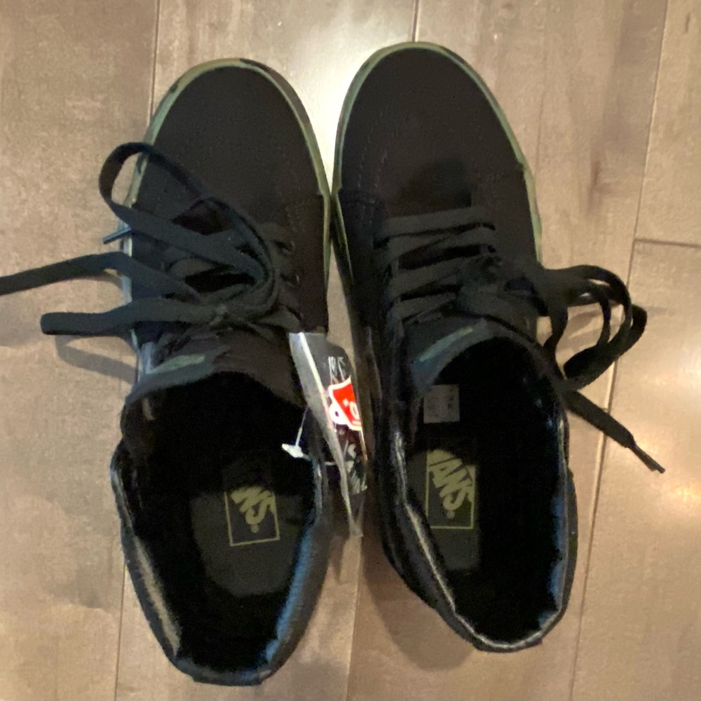 Vans Black and Green Camo High-Top Sneakers - Picture 6 of 13